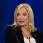 Simona Izzo tra le esperienze trasversali nel mondo della musica alla bufala che la dà per morta