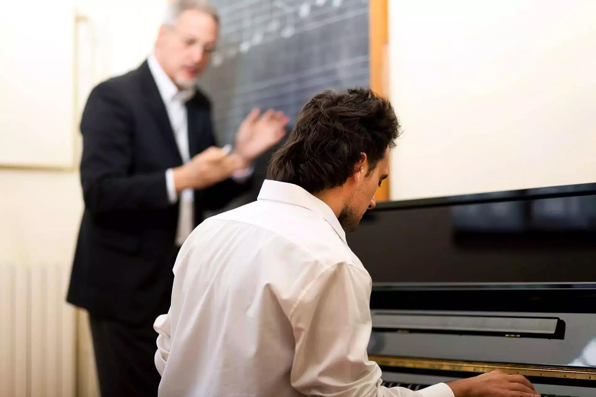 insegnante di pianoforte
